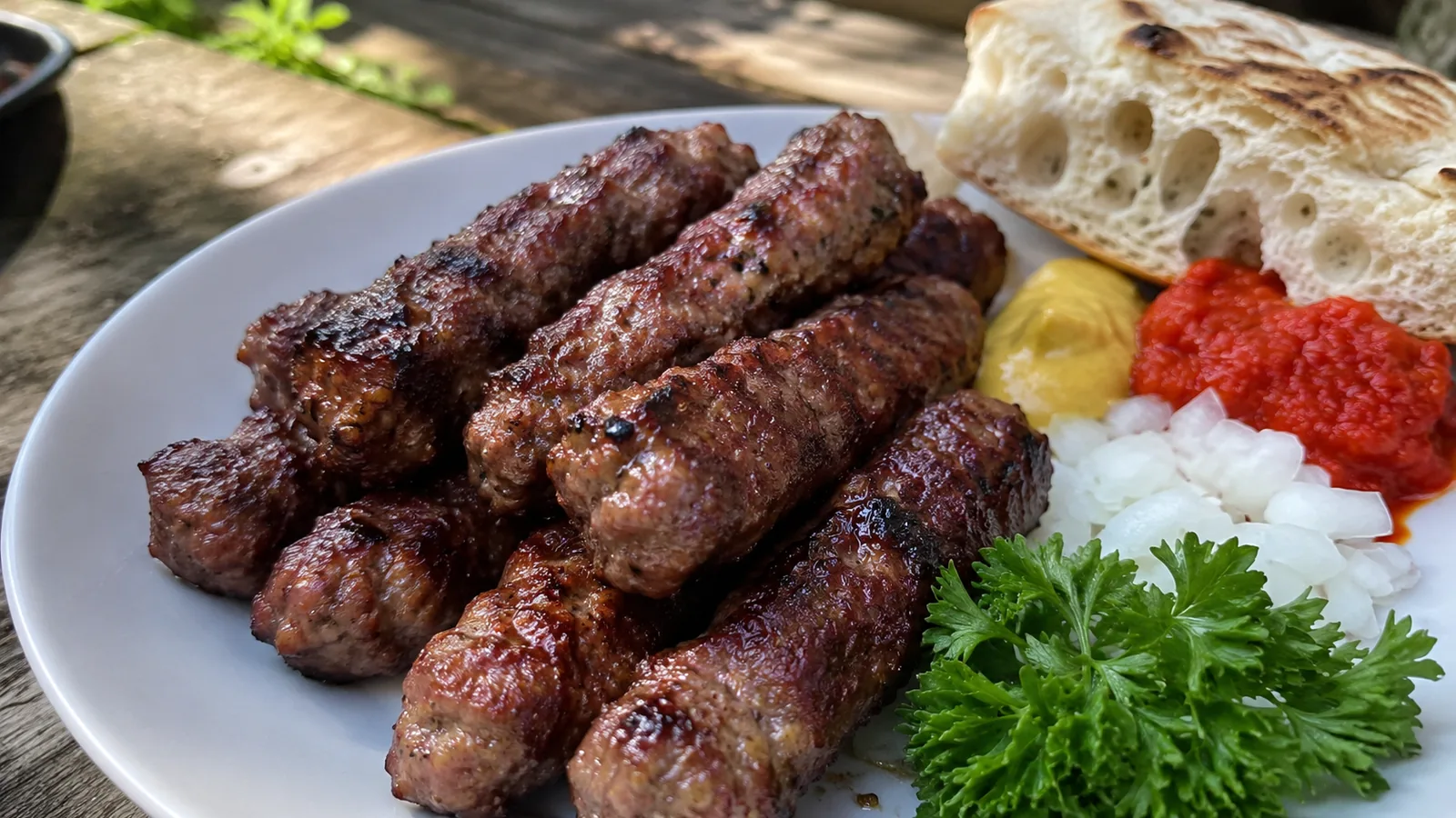 Kompletné menu na grilovačku: 9 receptov od mäsa po dezert