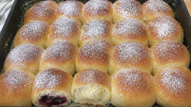 Pravé české pečené buchty s tvarohom a lekvárom