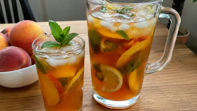 Domáci ľadový broskyňový čaj (Ice tea)