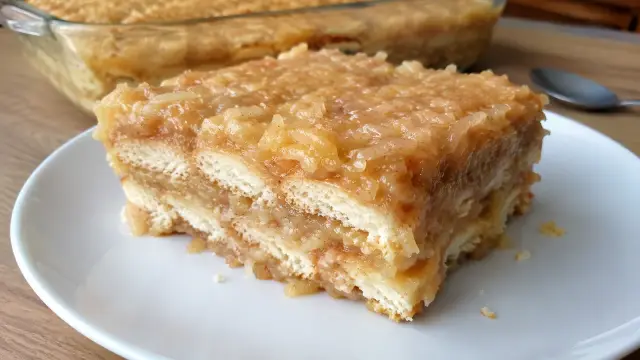 Jablkový nepečený dezert s piškótami