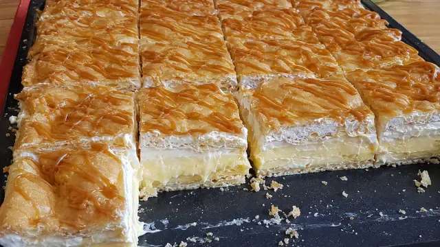 Karamelový lenivý veterník na plechu