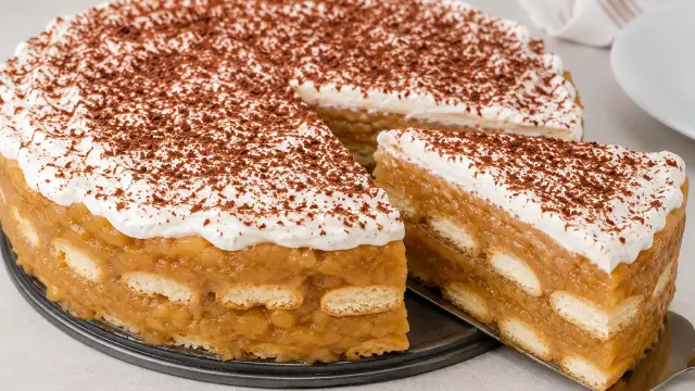 Retro nepečená jablková torta s piškótami