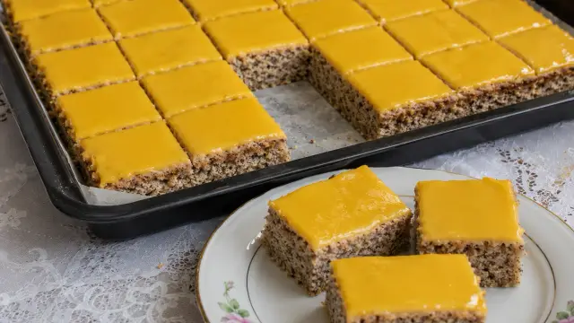 Tradičné žĺtkové rezy s orechmi (Jarné rezy)